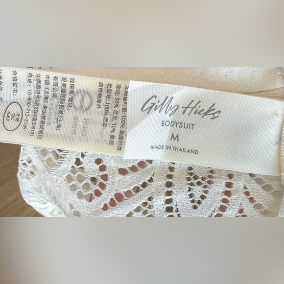 Gilly Hicks Cream Lace Bodysuit by Hollister Size M NWT - Picture 4 of 4